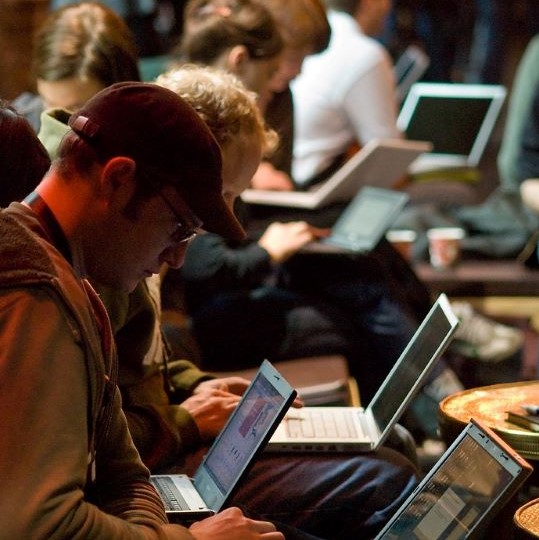 Laptopverslaafd vierkant