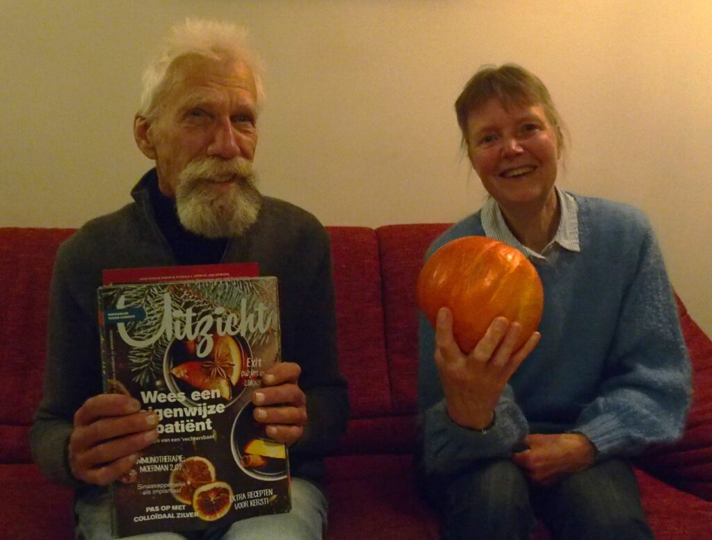 Jan en Lenny blij met tien jaargangen Uitzicht 3 Jan en Lenny blij met tien jaargangen Uitzicht 3