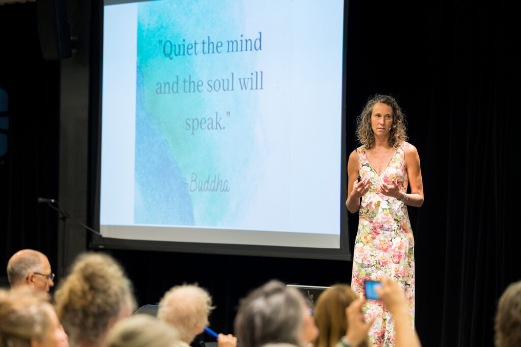 Lezing Simone Ardesch: 'We zijn massaal uit verbinding' 3
