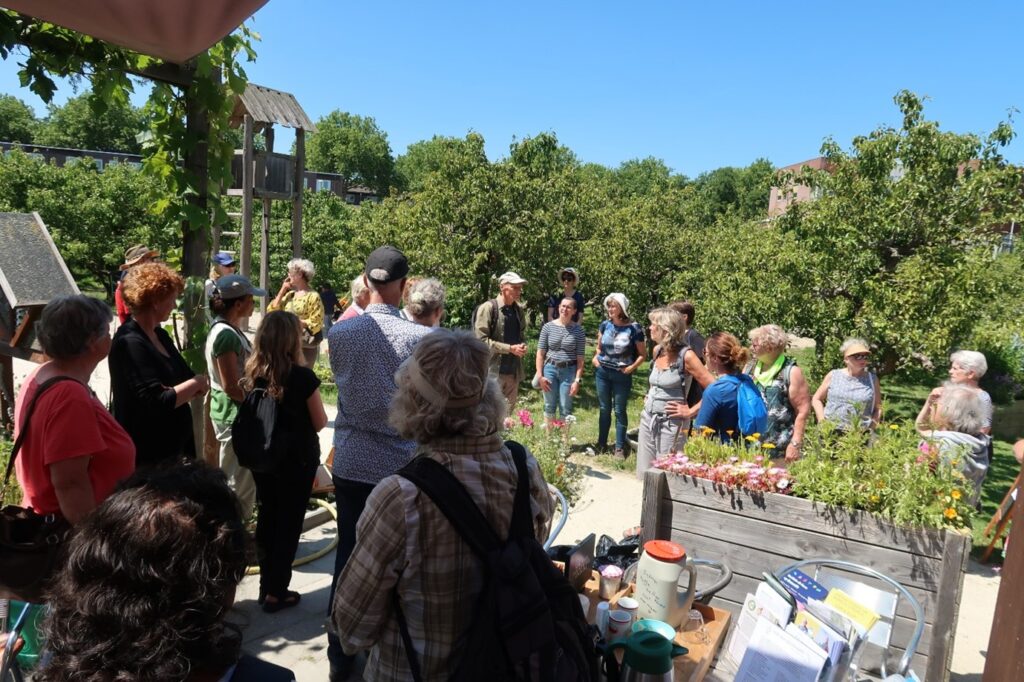 Veel belangstelling voor wildplukken in Zoetermeer 3